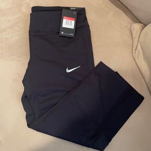 Nike Crop Dri-Fit Tight Fit Crop Pants Large